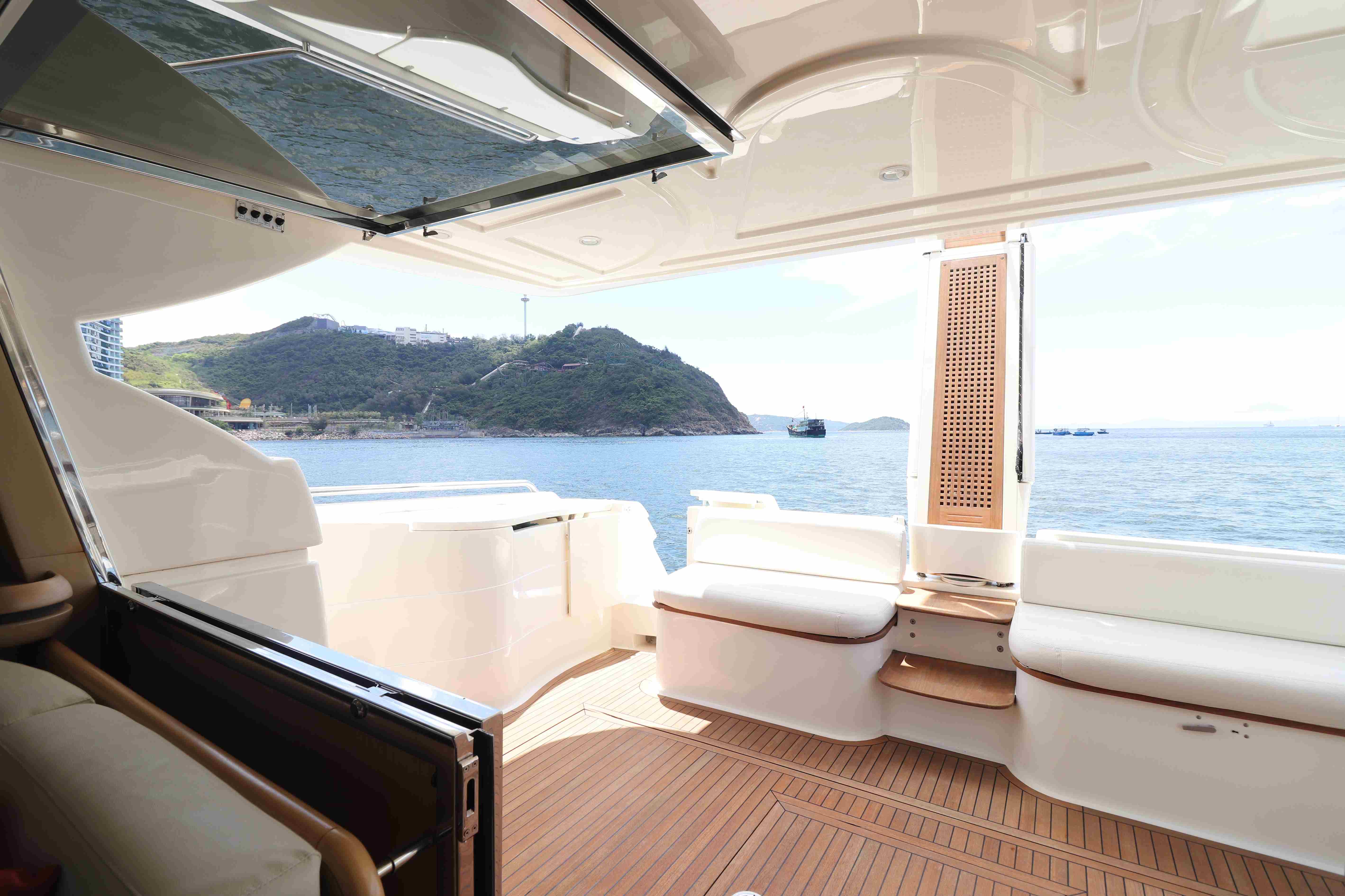 Santorini Private cruise Ferretti 550