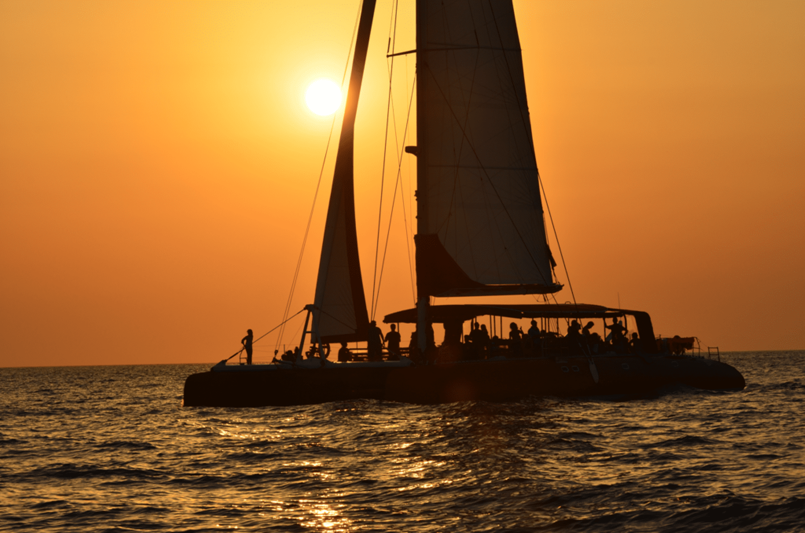 Santorini Sailing Cruise, Caldera Red 